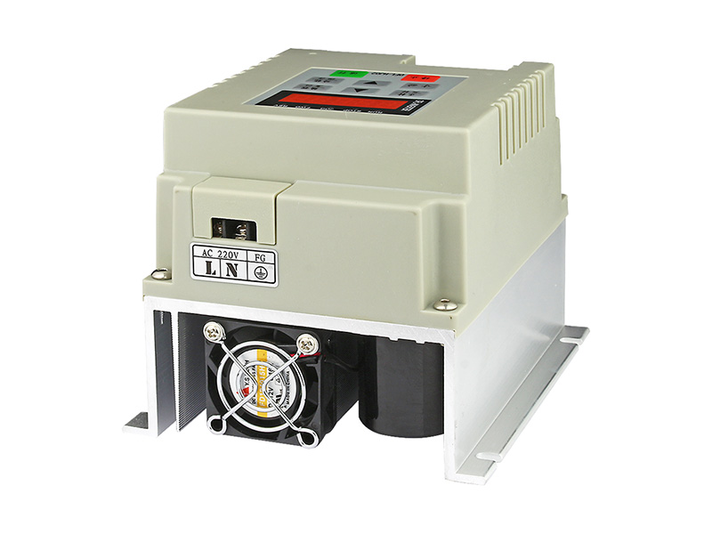 200N单相水泵变频器，220V供水变频器，恒压供水变频器